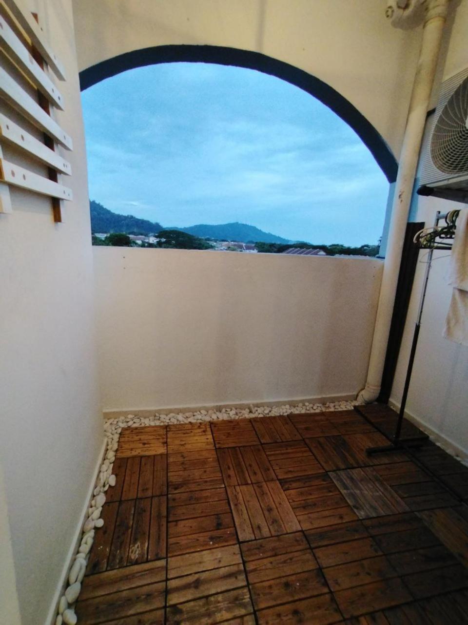 Bailey's Bay 3r2b At Town Center Apartment